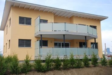 2-Familienhaus mit Glasbalkonen in Frauenfeld